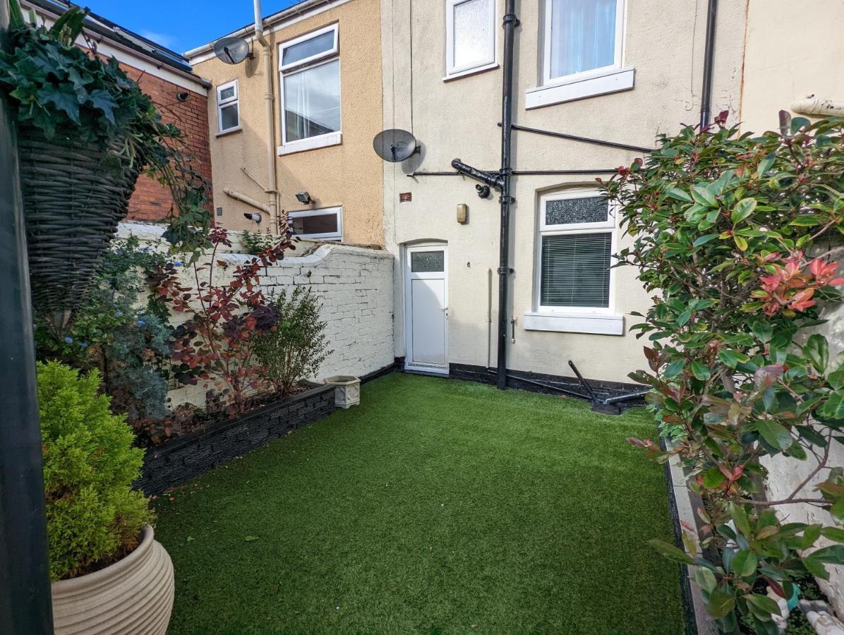 Moon Holiday Townhouse Free Parkingprivate Garden 黑潭 外观 照片
